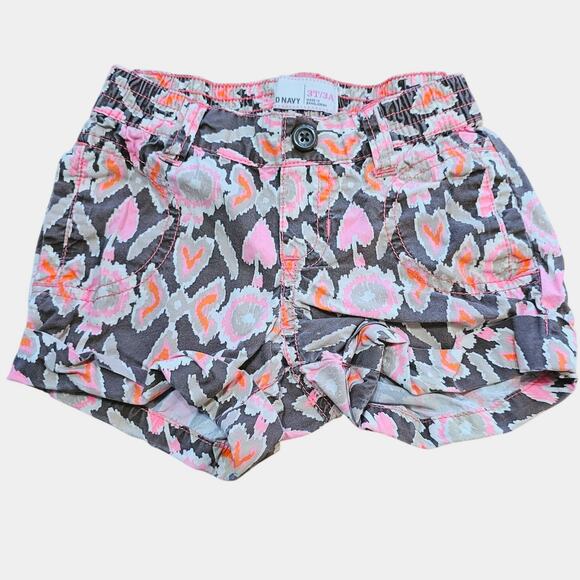 Old Navy Other - Old Navy Shorts Toddler Girls 3T Hearts Flowers Cuffed Short Brown Pink